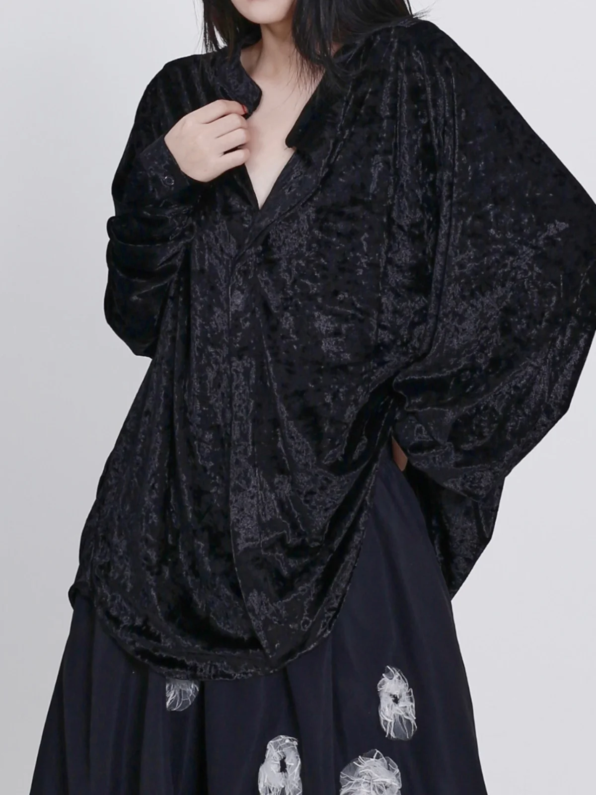 Рубашка с коротким передним и длинным рукавом летучая мышь в стиле ретро