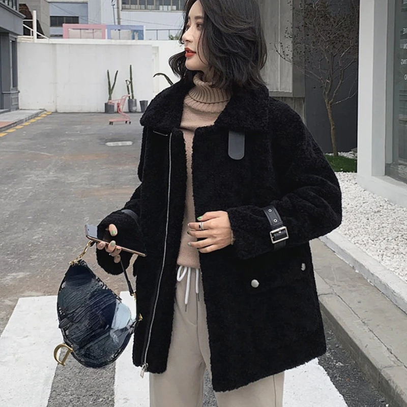 Chic Lambs Wool Women Coat 2021 New Winter Faux Fur Female Plush Locomotive Service Loose Jacket Casual Korean White Oversized