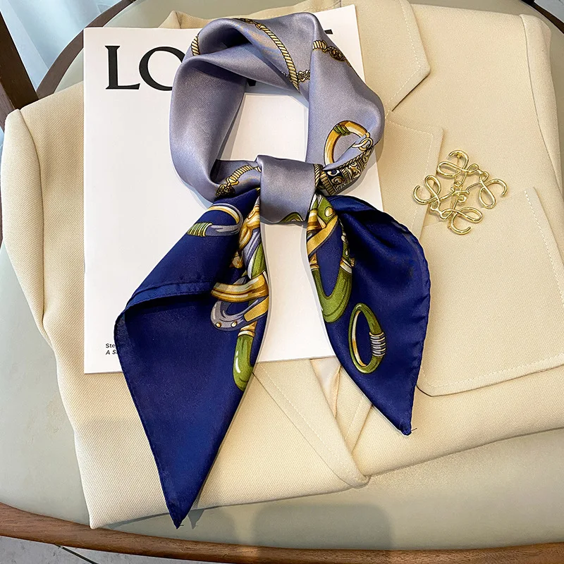 Женский шёлковый атласный шарф-цепочка 70x70 см |