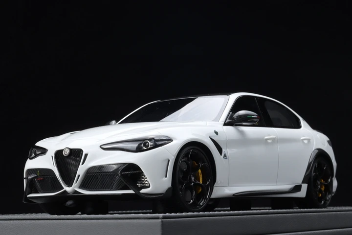 Фото BBR 1:18 Alfa Romeo Giulia GTA Whie имитация ограниченного выпуска Смола Металл статическая модель автомобиля подарок №4
