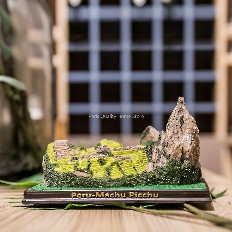 Скульптура Мачу Пикчу из канифоли