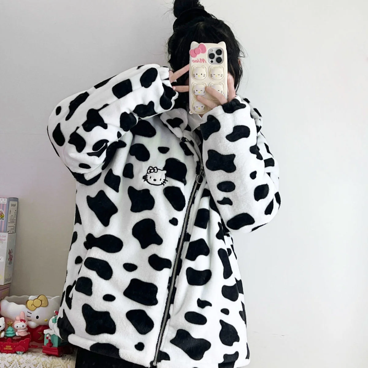 

Женское плюшевое пальто Sanrio Y2k, милая кофта с капюшоном и принтом коровы, корейский стиль, хлопковое пальто