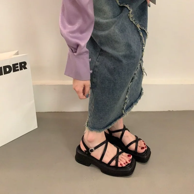 

2023 Summer New Brand Women Sandal Shoes Fashion Open Toe Narrow Band Flats Sandalias Ladies Elegant Gladiator Sheos