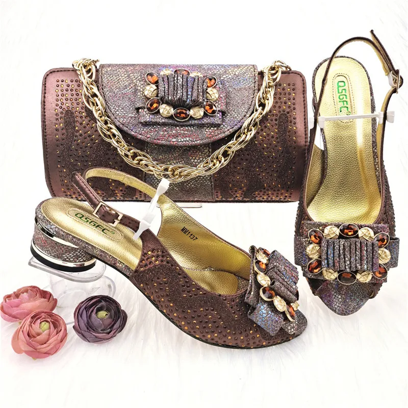 

2022 Latest Italian Design Brown Color Silk Satin Pumps Rhinestone Clip Decoration Party Ladies Shoes and Bags Set