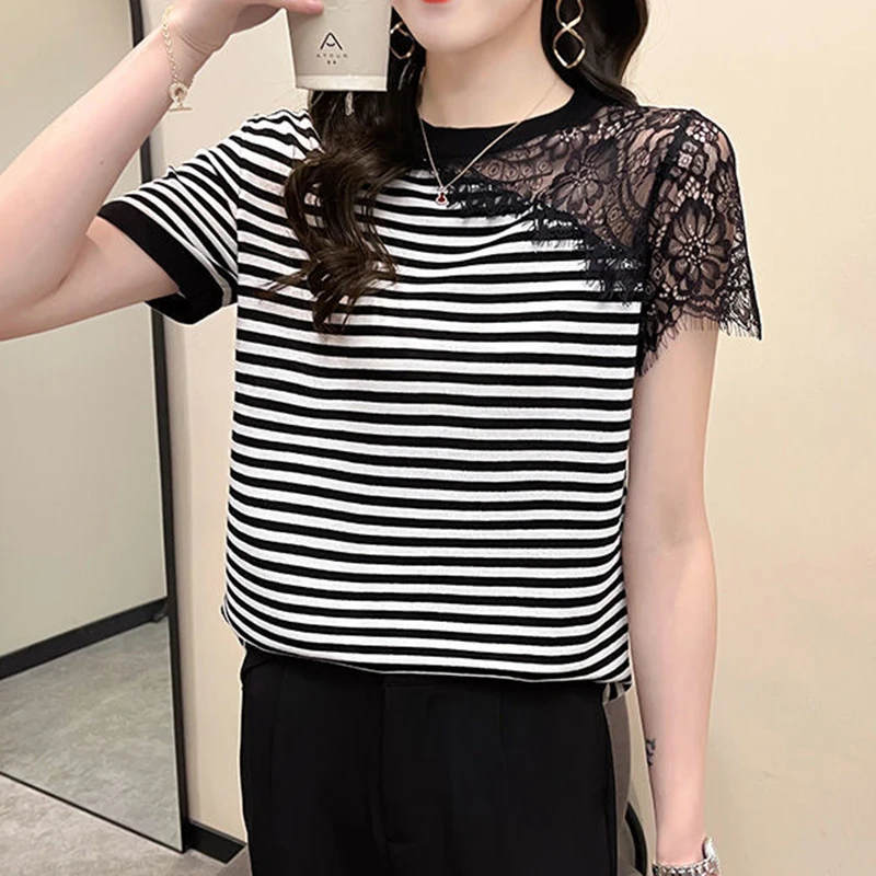 

Knitted short-sleeved T-shirt women's summer 2021 new Korean version loose all-match lace stitching bottoming shirt top
