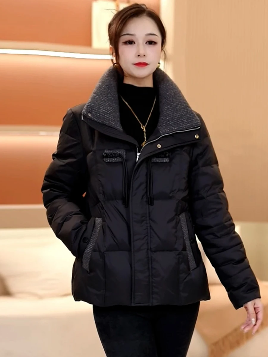 Черный короткий пуховик женский зима 2024 новая мода темпераментная универсальная