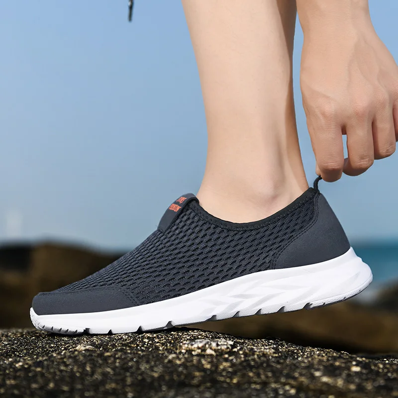 Men's Shoes Lightweight Running Shoes Slip-On Comfortable Breathable Mesh Ladies Walking Shoes Outdoor Casual Sneakers Non-Slip