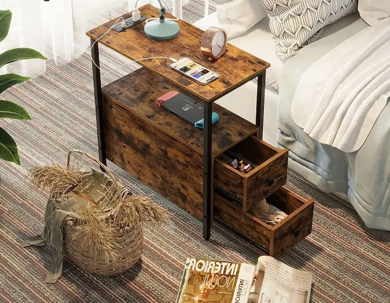 

2 деревянных ящика, USB-порта и розетки питания, тумбочка для дивана для небольших помещений, узкий боковой стол