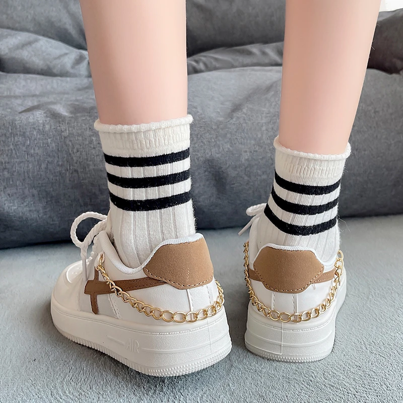 

Spring and Autumn Ladies New Sneakers Women Platform Sneakers Fashion Chain Simple Lace Casual Women Shoes Off White Shoes