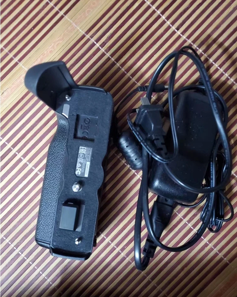 Подержанный оригинальный вертикальный батарейный блок для Fujifilm VG-XT3 XT3