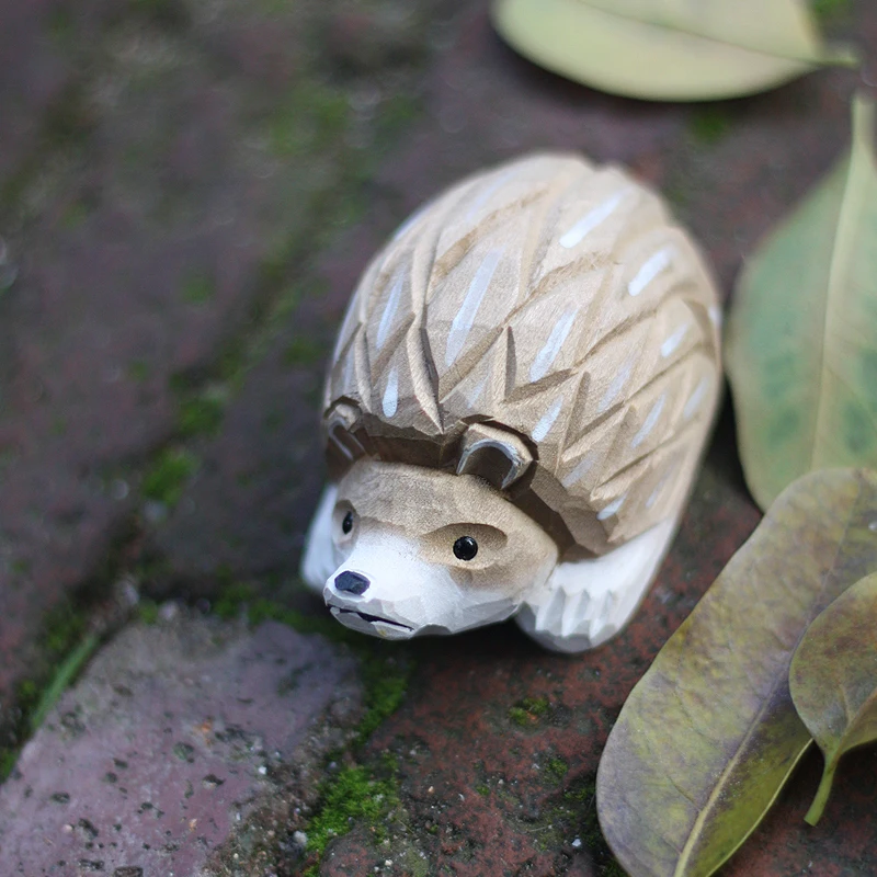 

Little Hedgehog Cute Animal Pure Handmade Art Wood Carving Solid Wood Desktop Decoration Gift