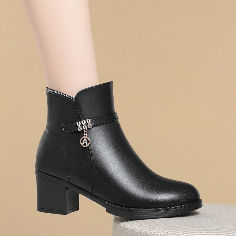 AIYUQI Women's Boots Winter Genuine Leather 2023 New Large Size 41 42 43 Women's Short Boots Natural Wool Women's Ankle Boots