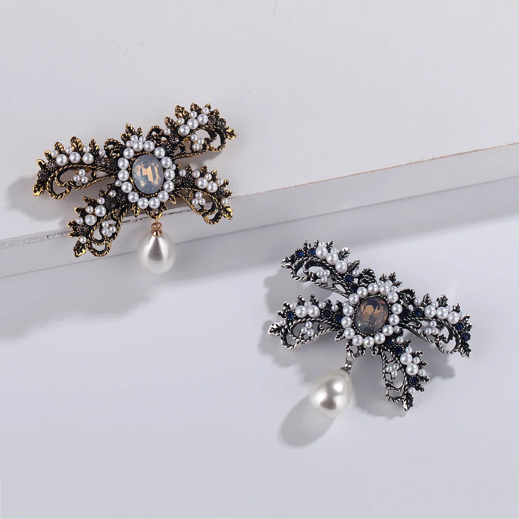 

Sheishow French Vintage Court Style Bow Pearl Pendant Brooch Distressed Electroplating Design Fashion Unisex Jewelry Accessories