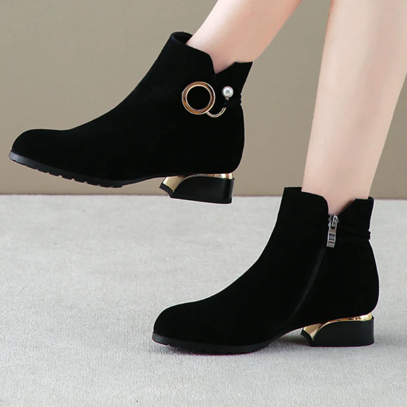 

Женские замшевые ботильоны на низком каблуке, однотонные короткие ботинки на молнии, новинка зимы 2023