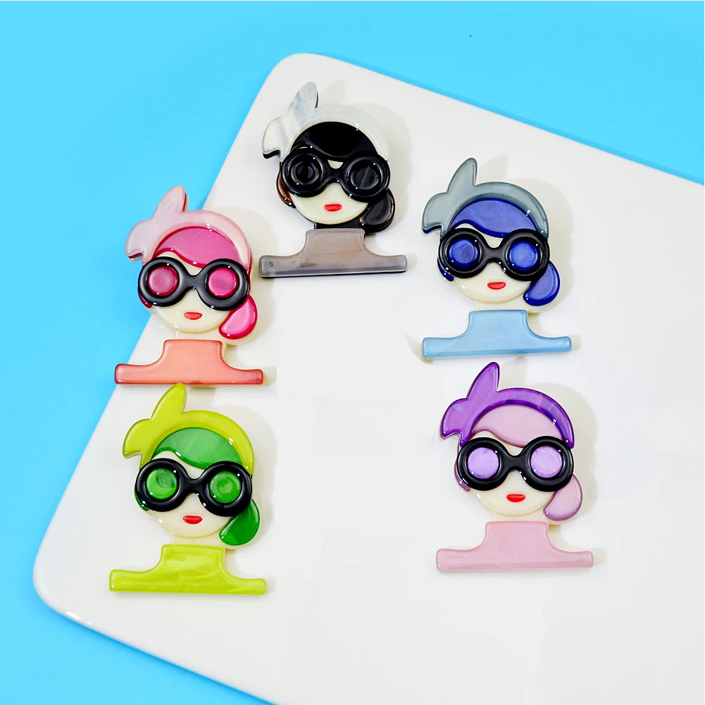 

Beautiful Cute Girl Wear Glasses Brooches For Women Acrylic And Acetate Fiber Material 5 Colors Available New Arrival 2023 Gifts