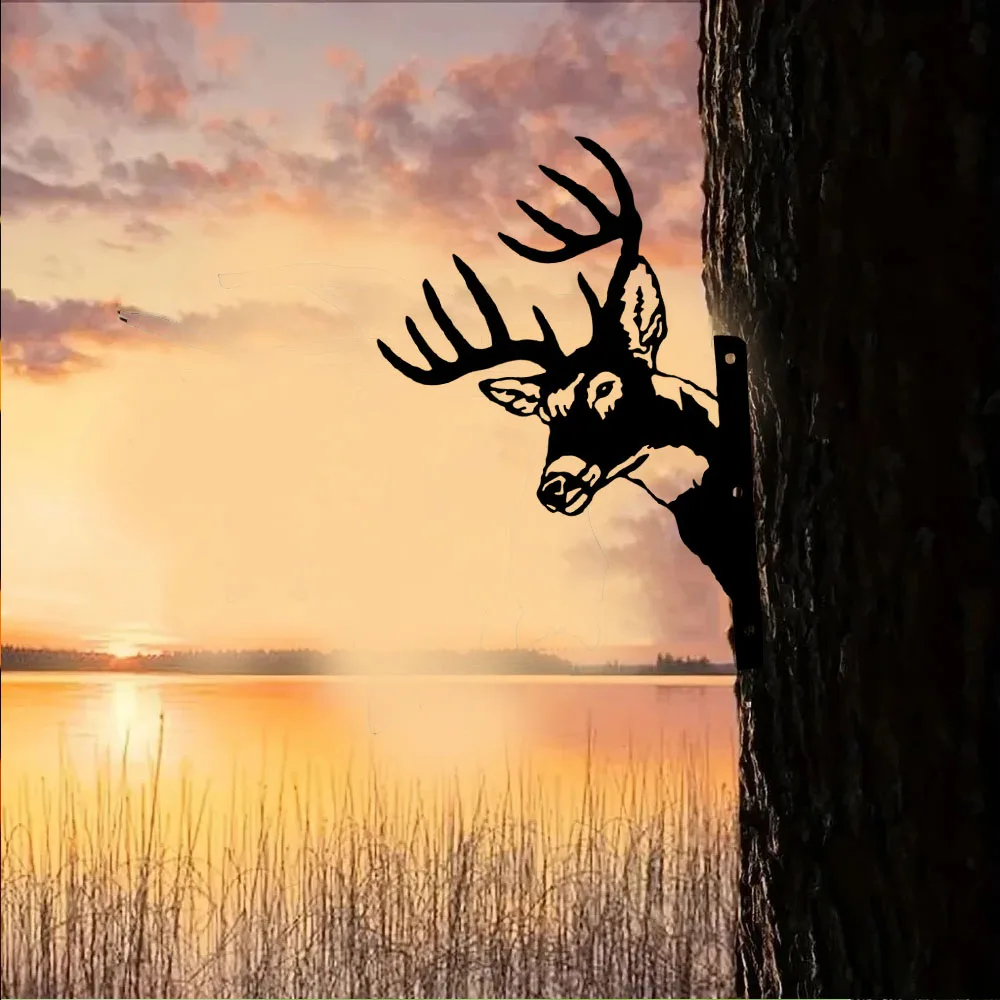 Impart Rustic Beauty to Your Garden с настенным подвесом в железном силуэте стиле оленя.