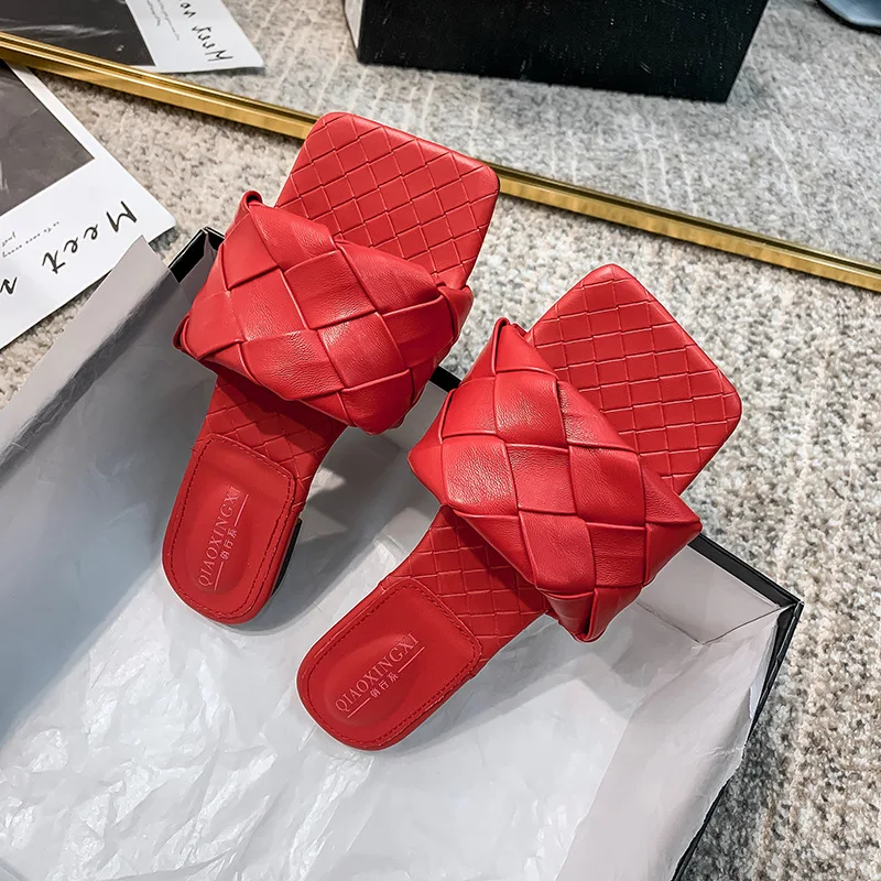 

2020 New Woven Woman Slippers Wear Square Head Flat Bottom Sandals and Slippers In Summer