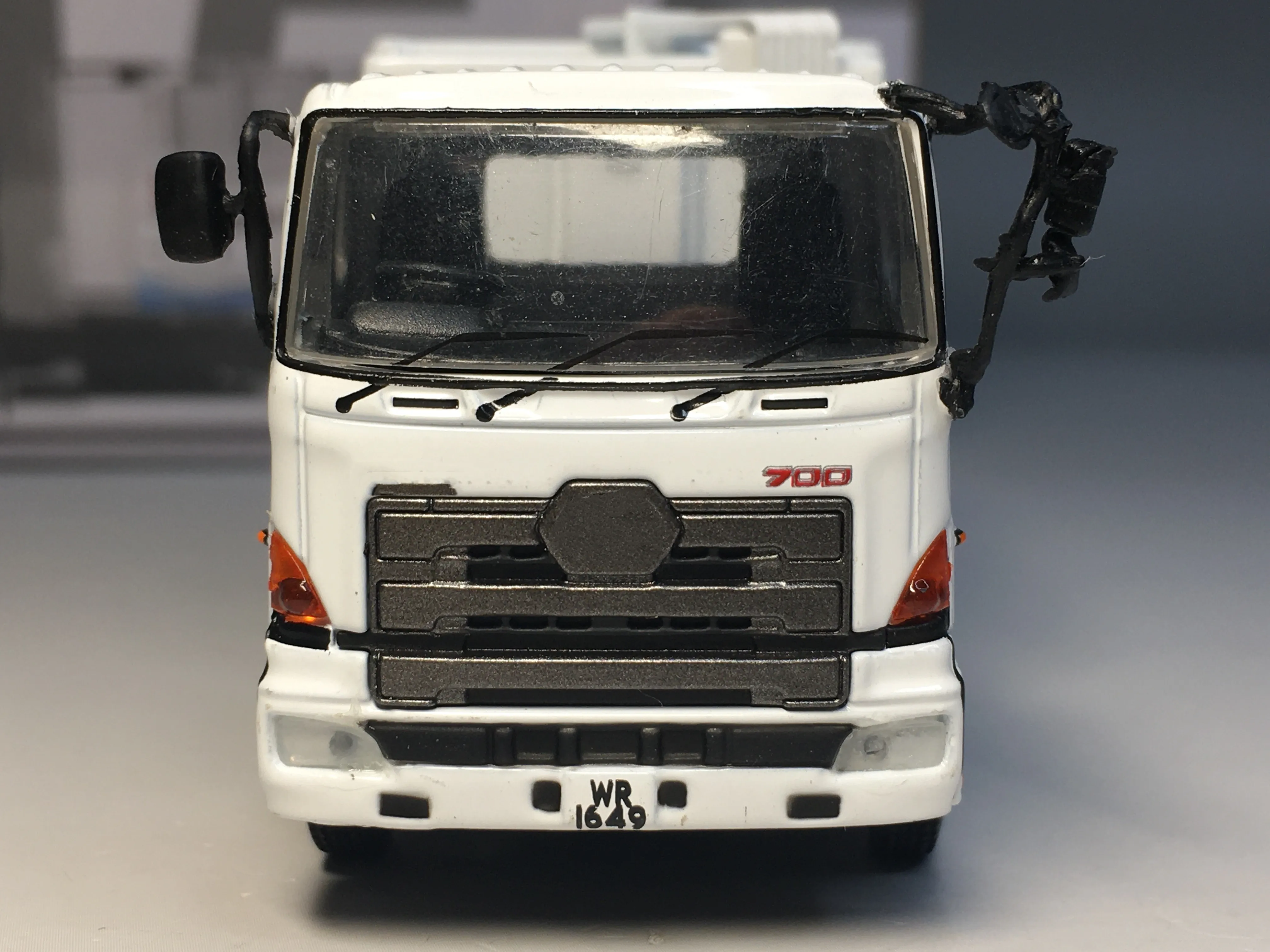 

Крошечный 1/76 700 грузовик-мусоровоз Johnson литой коллекции автомобилей