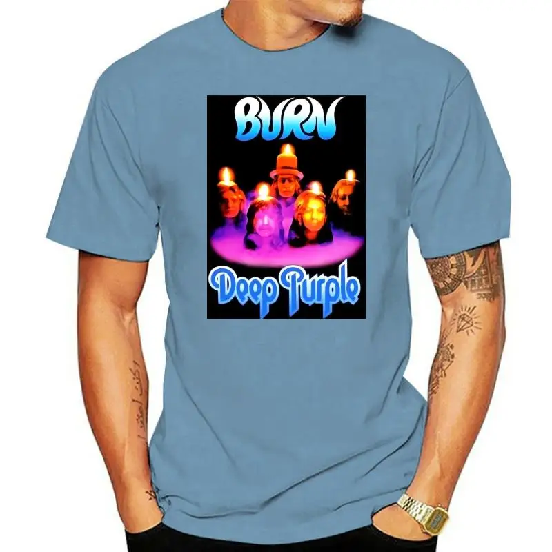 

Темно-фиолетовая Мужская черная футболка