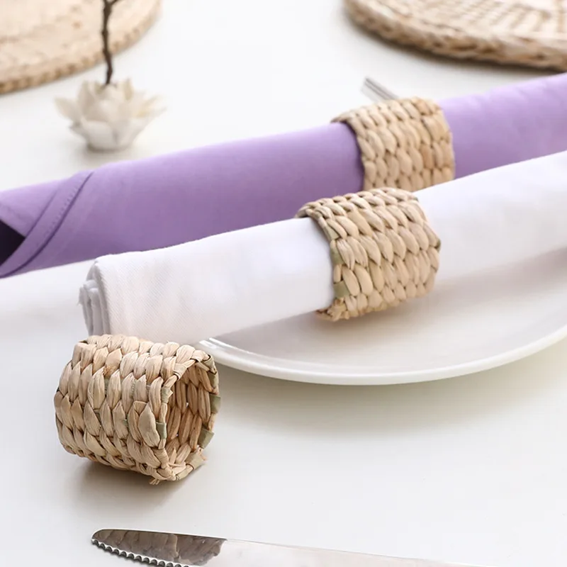 

1PC Napkin Rings,Water Hyacinth Napkin Holder Rings - Rustic Napkin Rings for Birthday Party Dinner Table Decoration