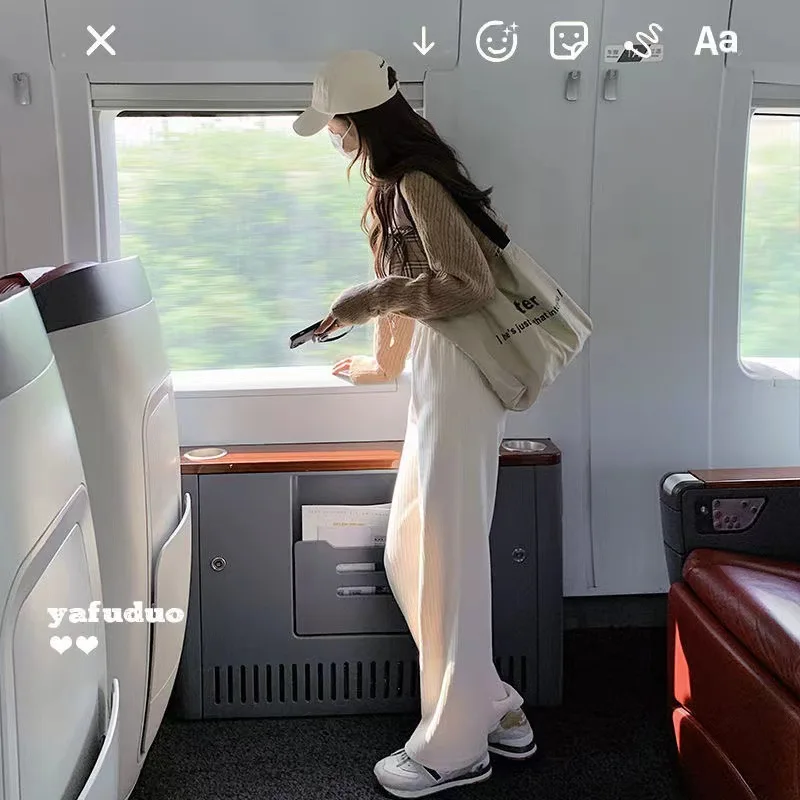 Широкие брюки из синели женские осенне-зимние 2024 новые свободные белые