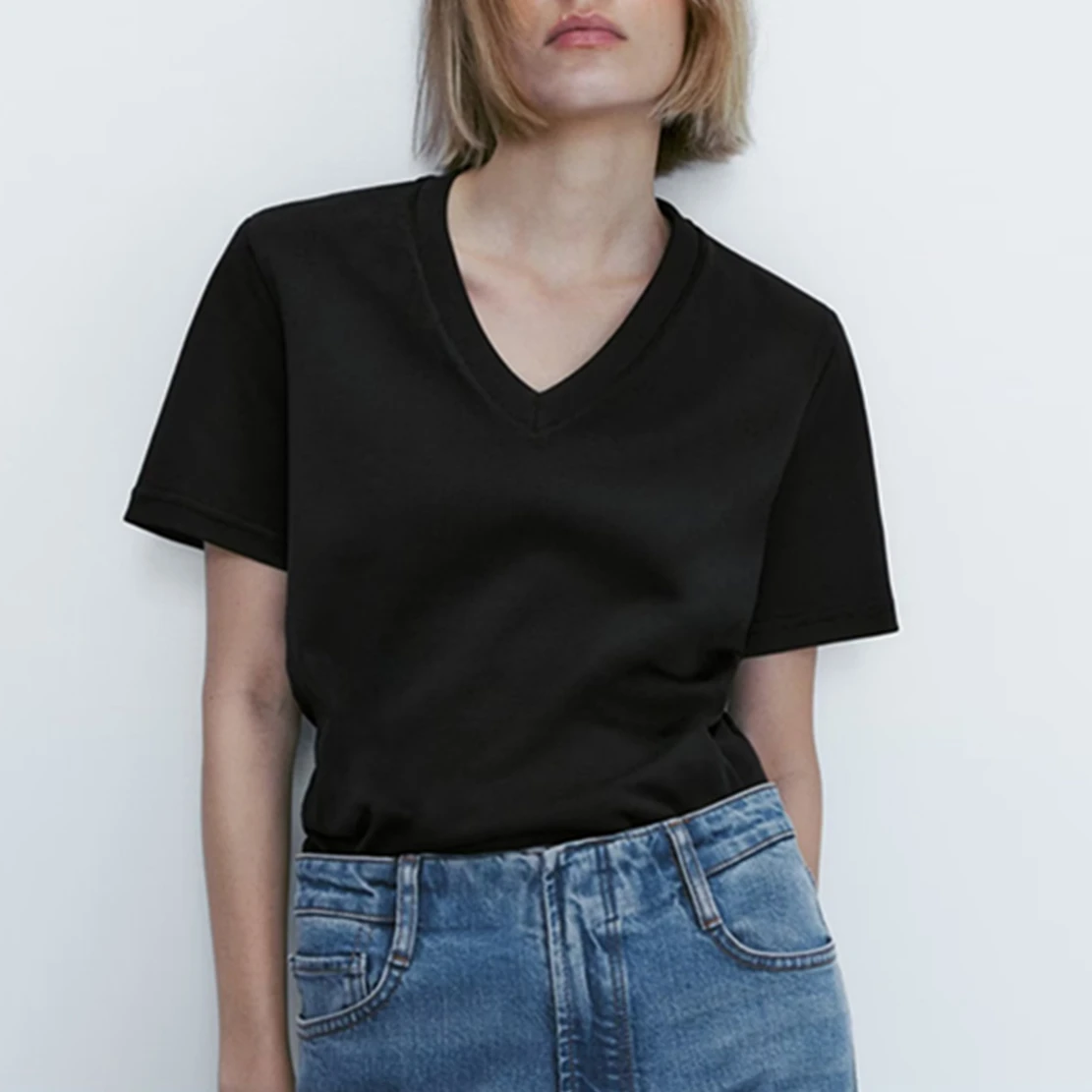 

Maxdutti T-shirts Women 2023 New Fashion Solid V-neck Loose Tshirts Cotton Casual Tops Summer