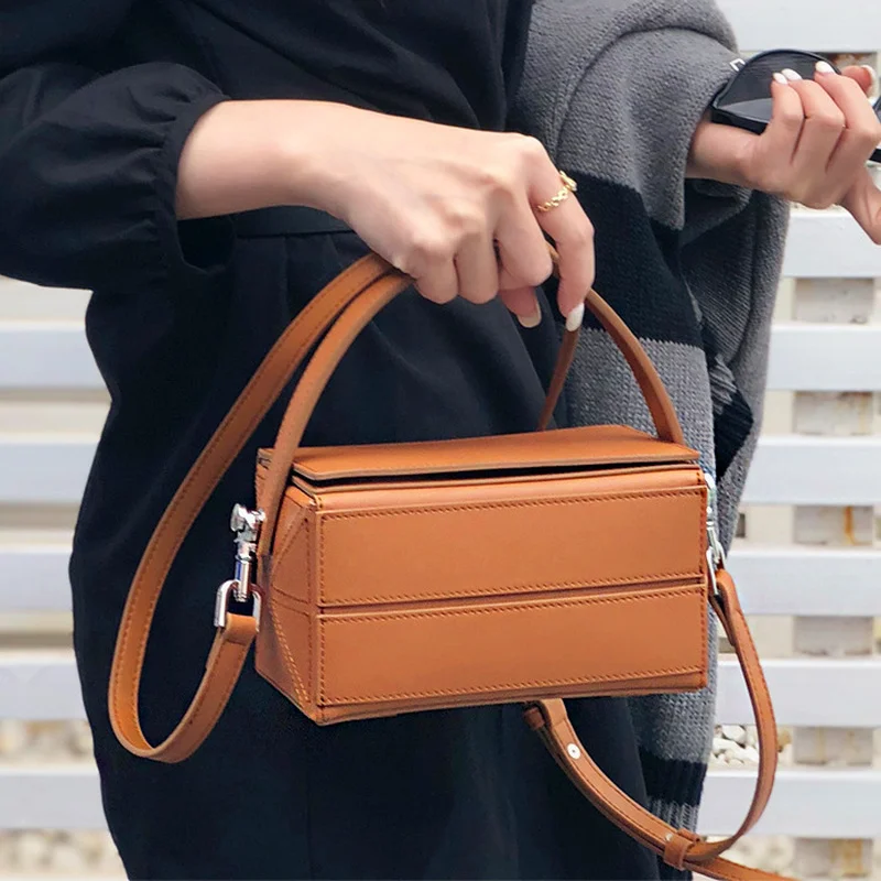 

Luxury bag women's fashion first layer cowhide 2022 new leather women's bag suction buckle single shoulder messenger pillow bag