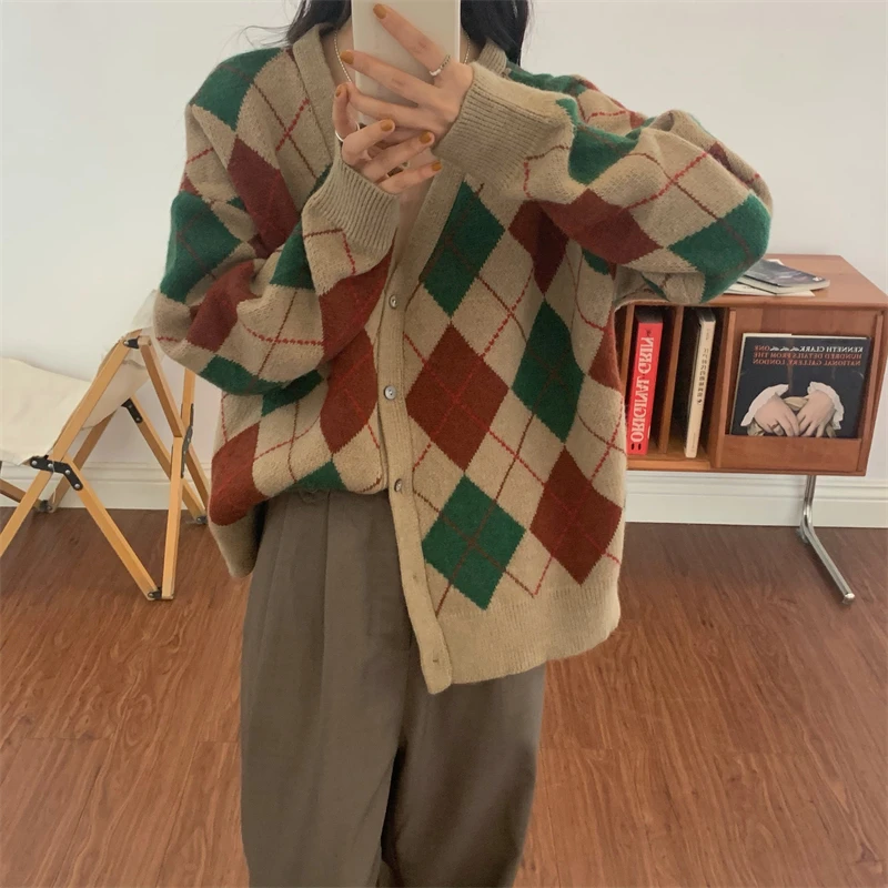 

Women Sweater 2022 Korean Loose Cardigan Sweater Coat Diamond Plaid Long Sleeve Knitted Thick Cardigan Female Retro Clothing