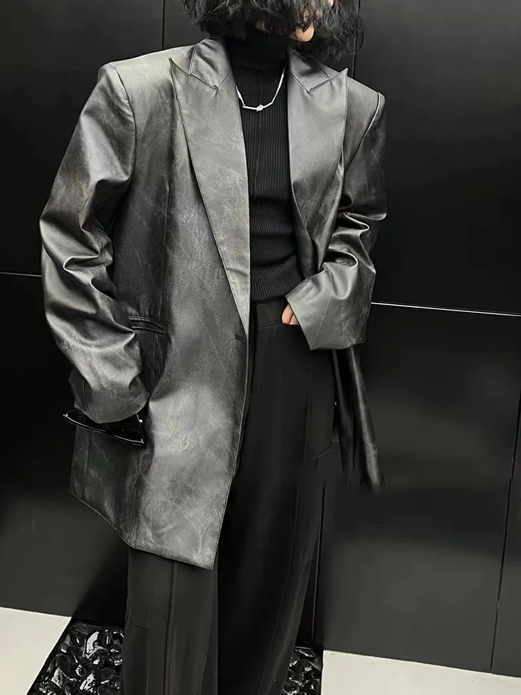 Рисунок 2 - Женский блейзер с отложным воротником