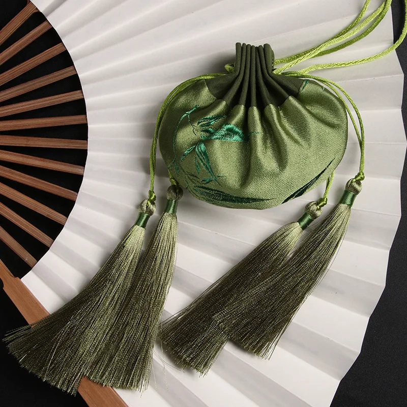 

Sachet Hanging Bag Flower Scented Bag Chinese Herbal Medicine and Natural Flower Plant Bag Chinese Dragon Boat Festival Decor