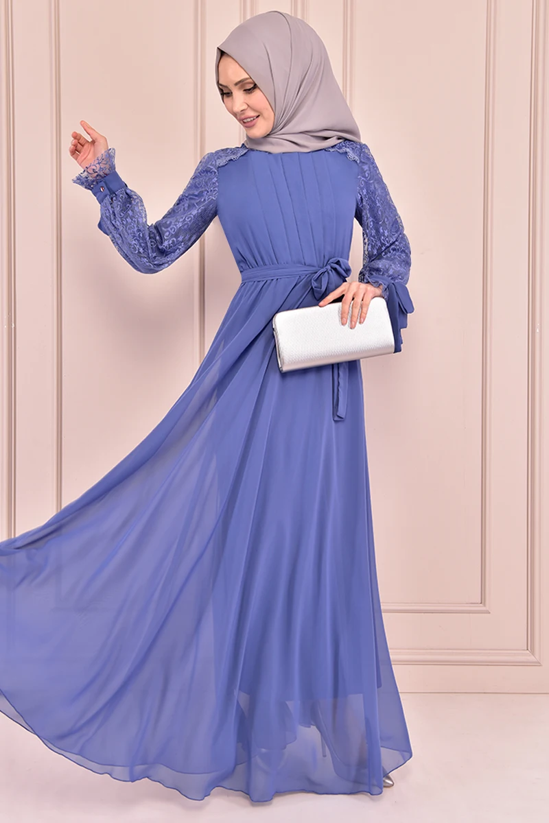 Шифоновое платье с кружевной отделкой и поясом синего цвета, ev14846