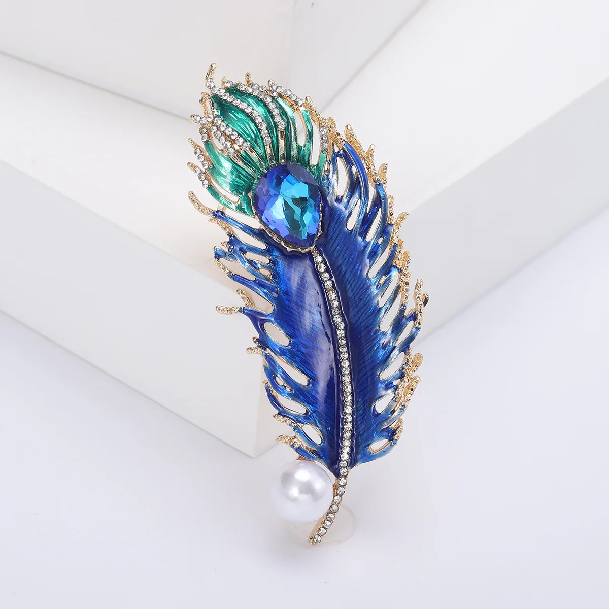 

Dmari Women Brooch Luxury Feather Jewelry Pin Shiny Enamel Brooch Pearled Delicate Accessories For Party Clothing