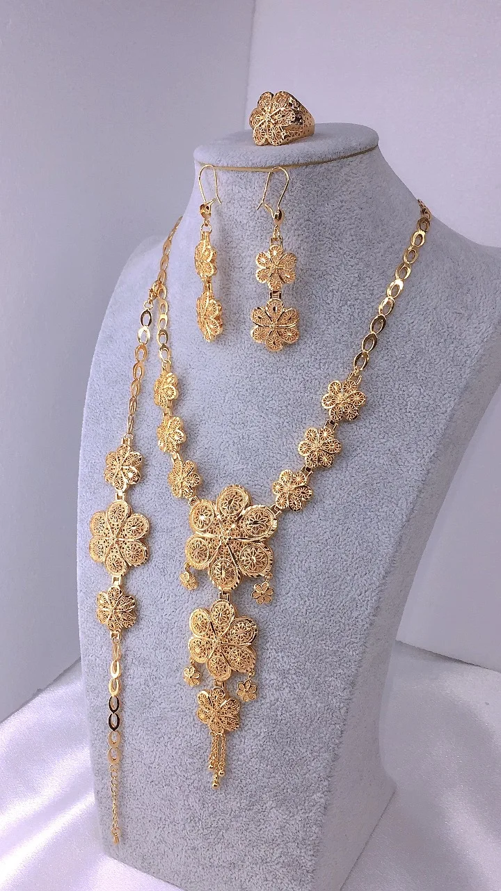 Комплект из колье и серёг серебра 24 к |