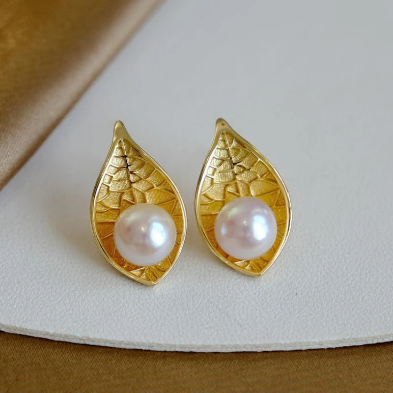 Серьги женские под античное золото инкрустация листьями и жемчугом изысканные