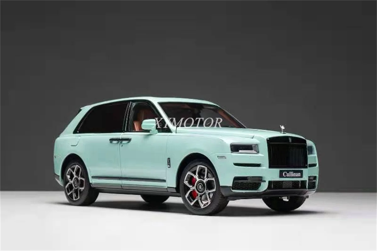 

Модель автомобиля из коллекции 1/18 для рулонов Royce RR Cullinan BB цветение сливы литые игрушки Хобби Подарки Зеленые украшения демонстрация коллек...