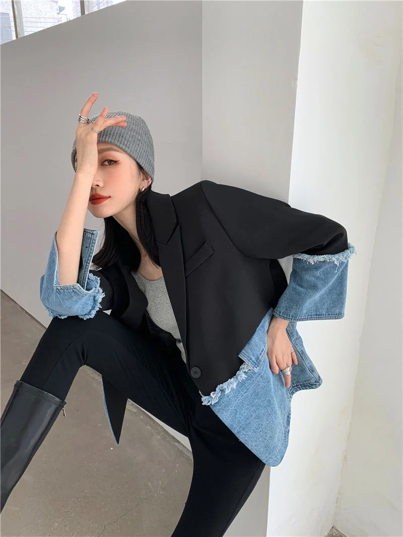 

Женское весеннее черное пальто Demim в стиле пэчворк