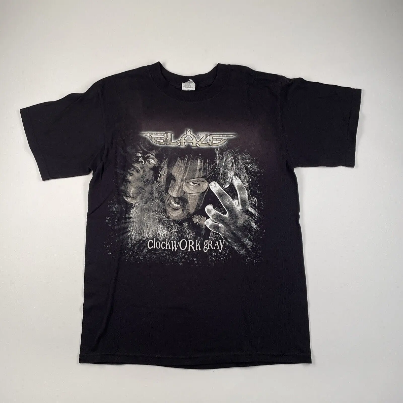 Винтажная заводная серая футболка среднего размера