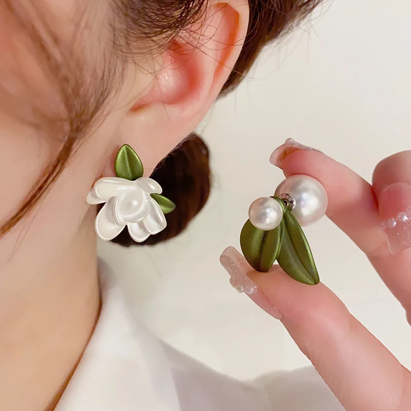 

2023 New Asymmetry Elegant Pearl Stud Earrings For Women Girl Korean Flower Temperament Women's Earring Summer Fashion Jewelry