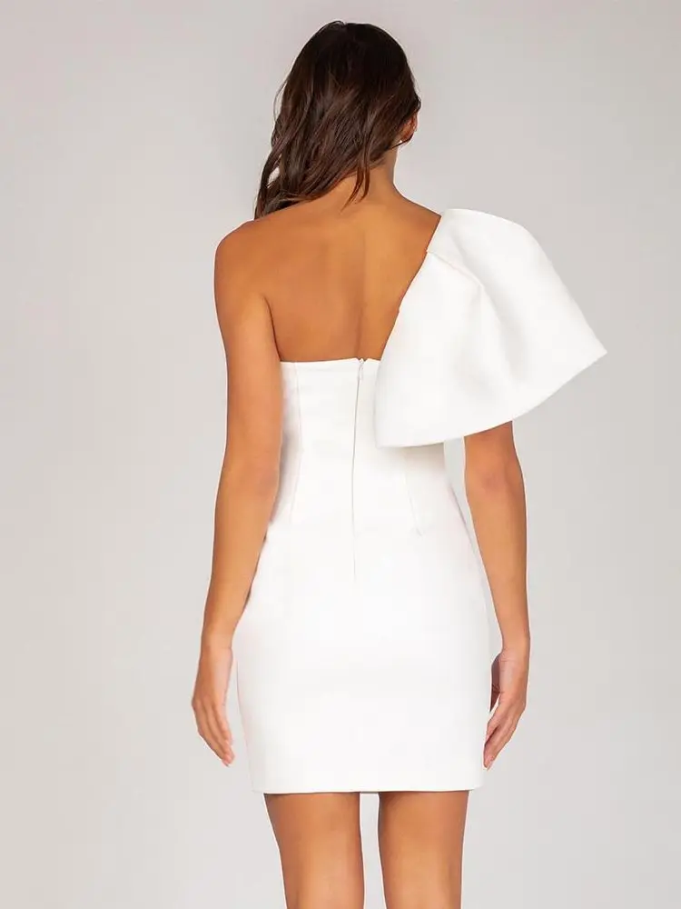 Бандажное платье женское летнее Мини-Платье с открытым плечом белое элегантное