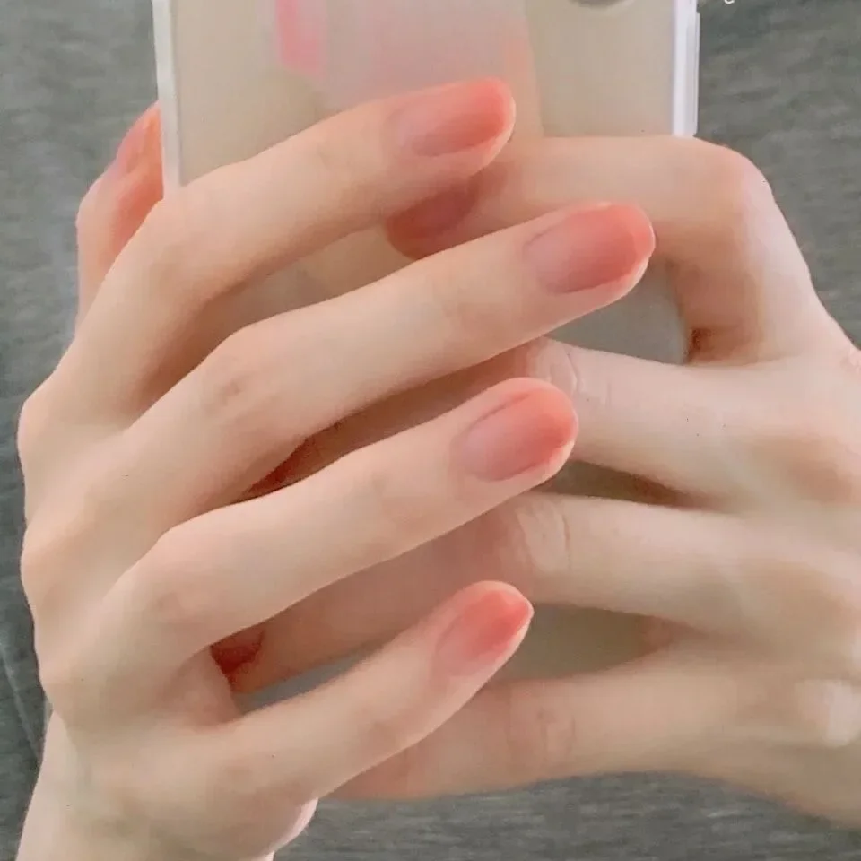 

24Pcs/Box Gradient Fake Nails Press On Short Free Shipping Nail Tips Nails Set Press On Nail Art Fake Nails Square Nails