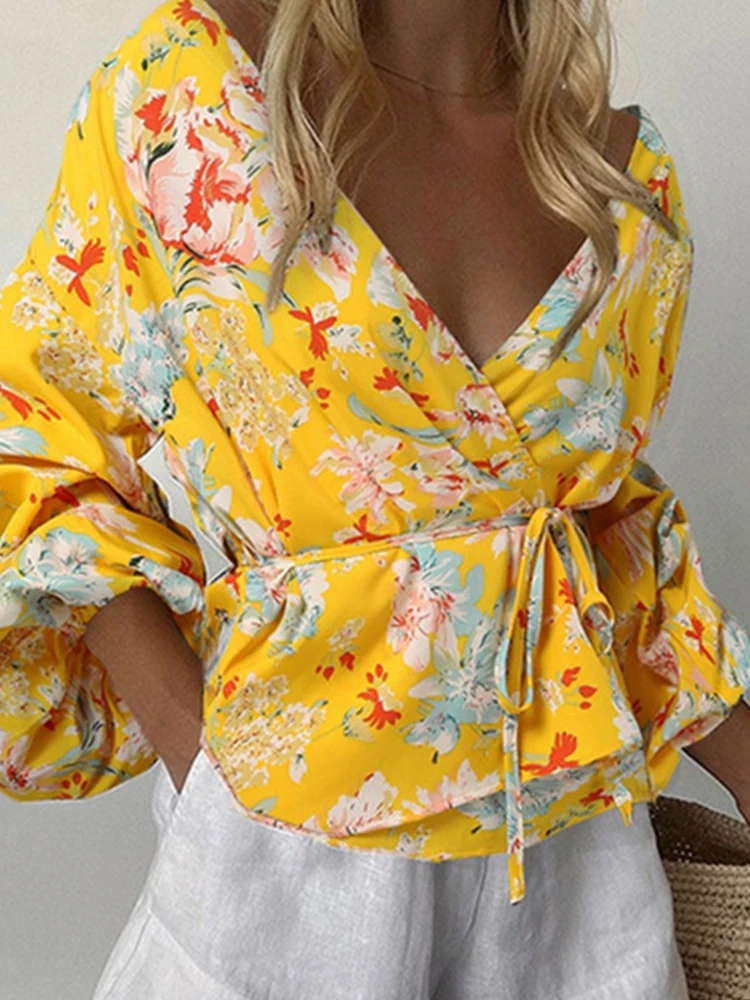 

Топ женский шифоновый с глубоким V-образным вырезом и завязкой на талии