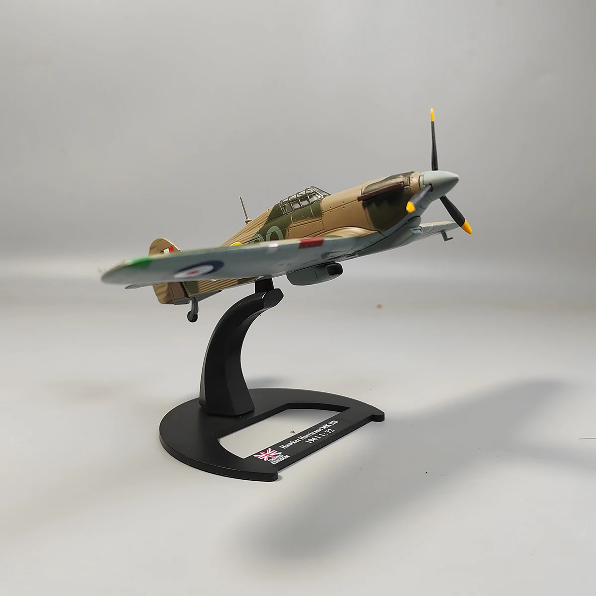 Фото 1:72 Вторая мировая война, британский MKII, ураган, модель истребителя, литой под давлением сплав, классические ностальгические игрушки, сувенирные подарки, коллекция дисплея №4