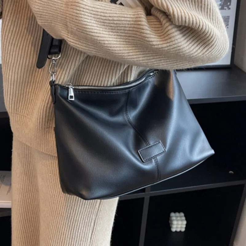 

Женская однотонная сумка-мессенджер, роскошная сумка через плечо из мягкой кожи, новые стильные трендовые сумки, женская брендовая дизайне...