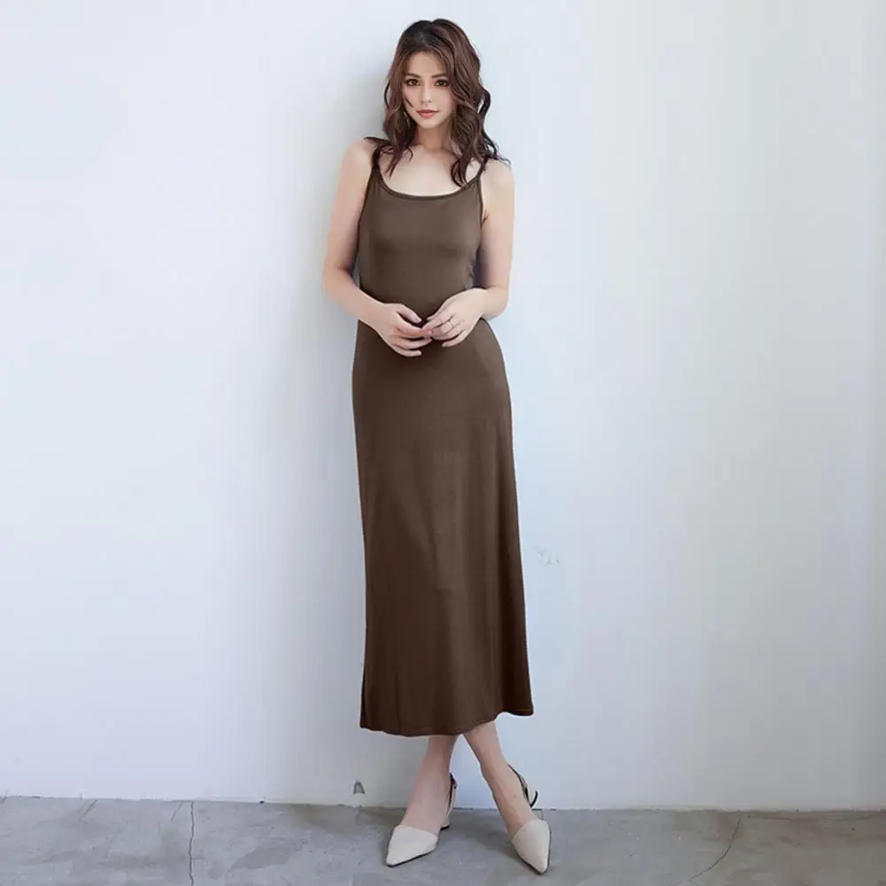 Платье-миди женское однотонное эластичное с открытой спиной на бретелях