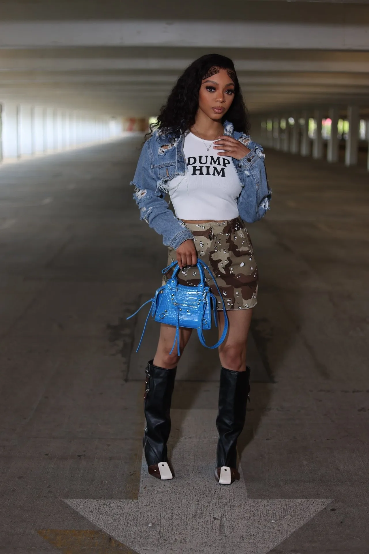 

2023 Women Single Breasted Vintage Casual Crop Tops Streetwear Fashion Ripped Out Turn Down Collar Long Sleeve Mini Denim Jacket