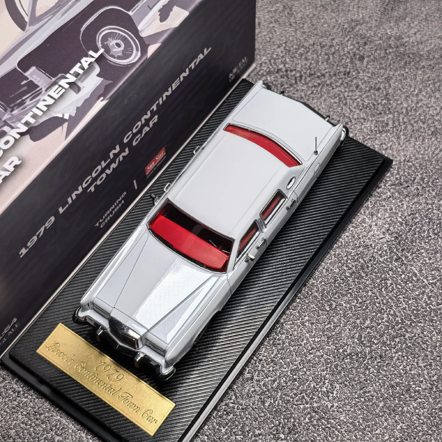 Фото Коллекционная модель автомобиля Lincoln Continental в масштабе 1/64, литая под давлением, из сплава, для демонстрации №4