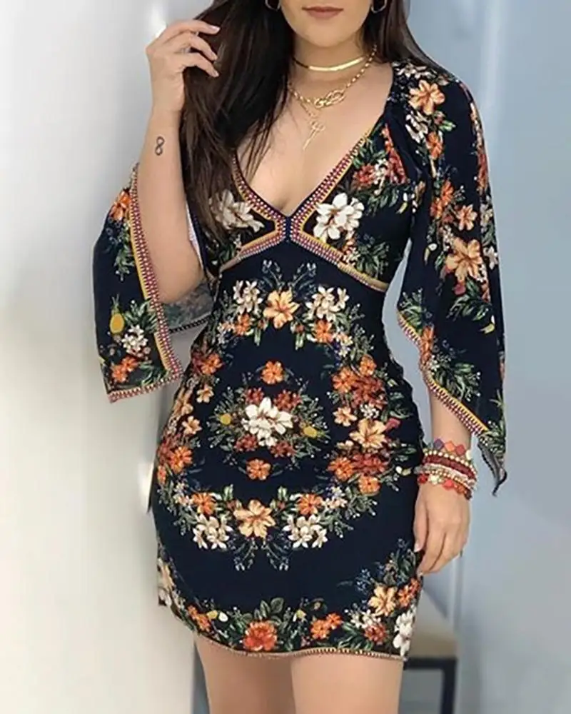 

2023 Women Floral Print Cape Sleeve Bodycon Dress Women V Neck Long Sleeve Casual Women Bodycon Club Sexy Robes Clothes Female