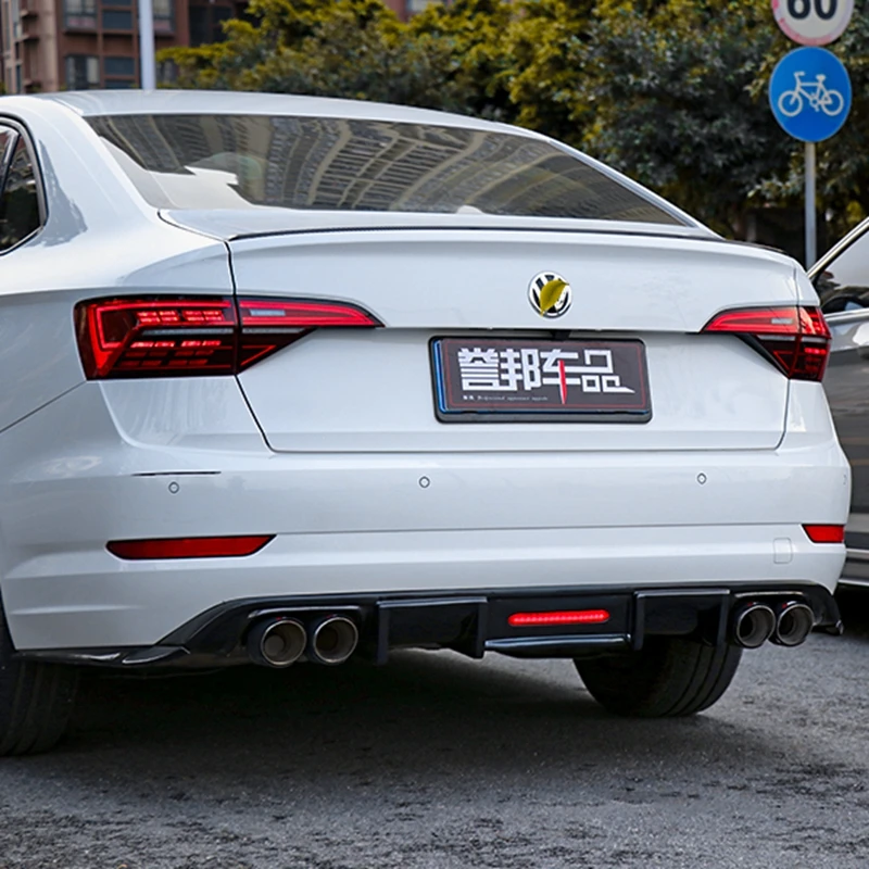 Фото Задняя губа из углеродного волокна ABS со светодиодной подсветкой для Volkswagen Jetta Mk7, спойлер 2019-2022, плавники, диффузор в стиле акулы, бампер №3