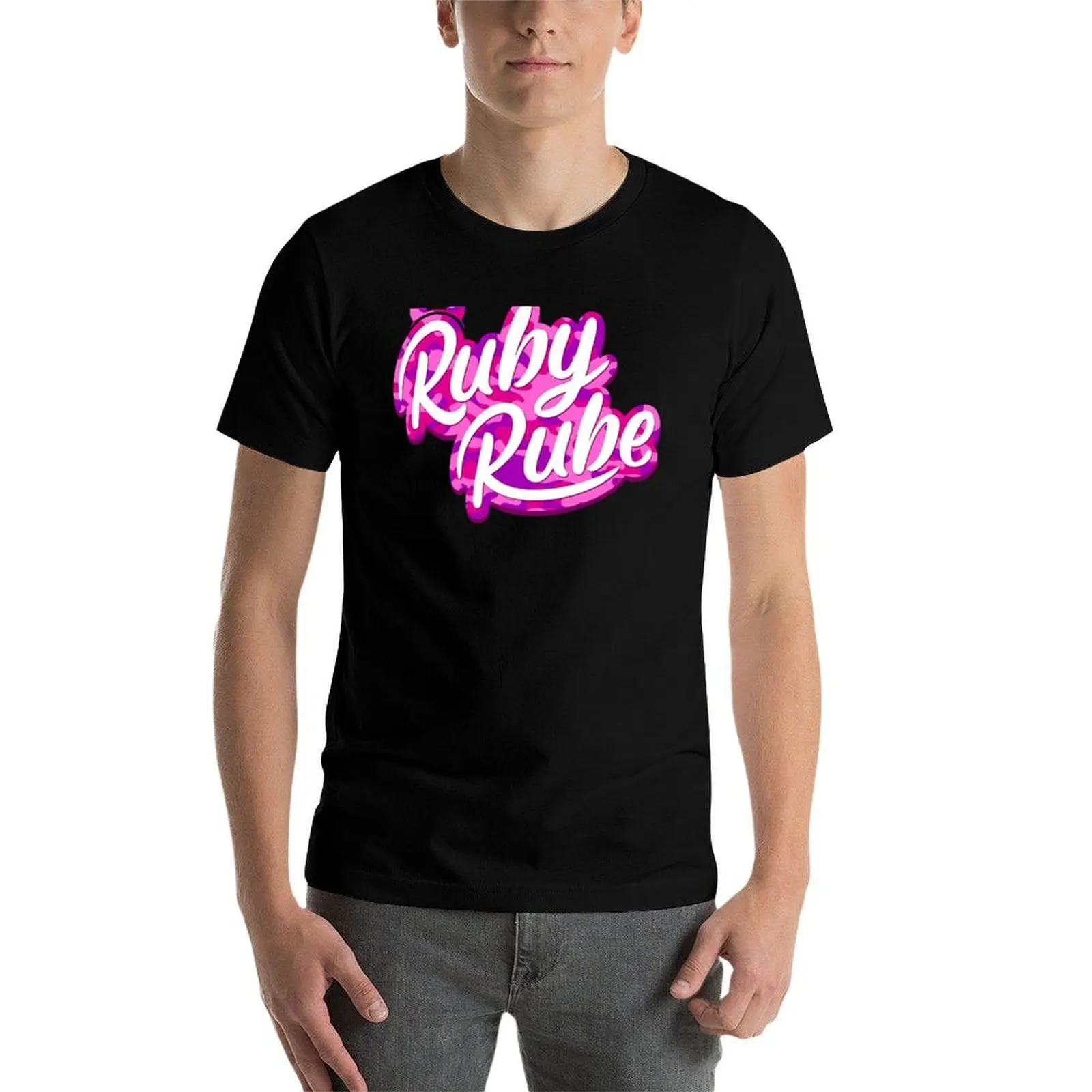 Фото Футболка Ruby Rube с камуфляжным логотипом, большой размер, из мягкого хлопка. №4