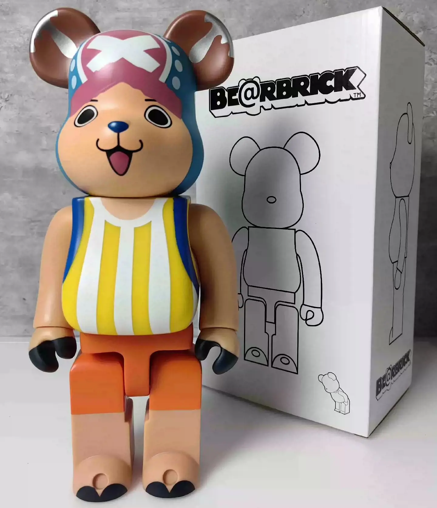 

Bearbrick 400%, 28 см, измельчитель, белая коробка, рождественский подарок, праздничный подарок из ПВХ, совместное вращение, без звука